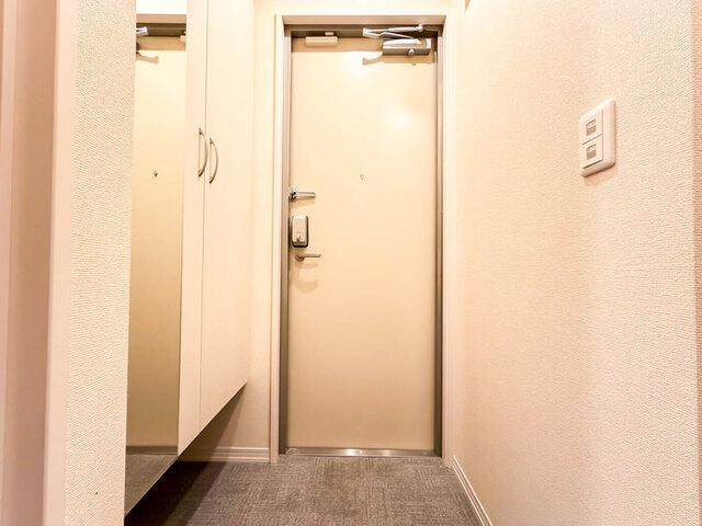 クラウンＡ＆Ｈ（303） 玄関