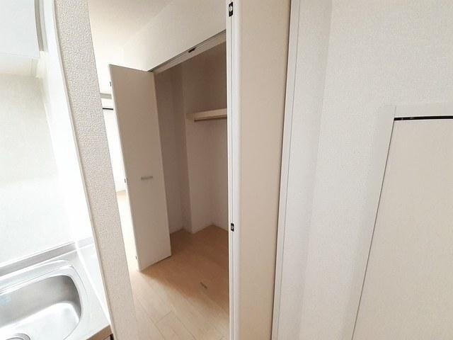 ルミエール中坪（102） 収納