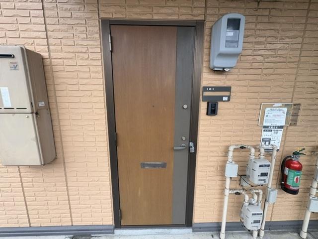 コンフォート宮町（101） 玄関