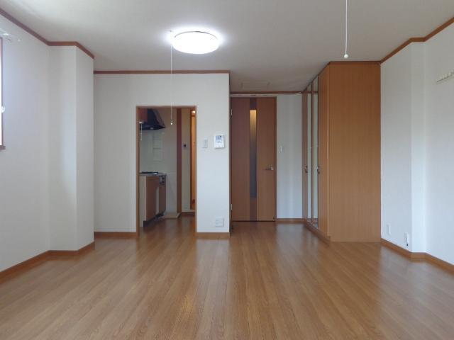 セントラル アパートメント 部屋画像