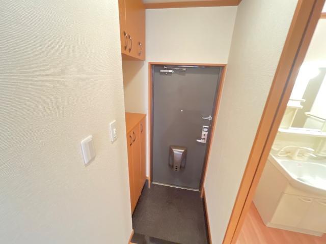 ラ・エレガンス77 玄関