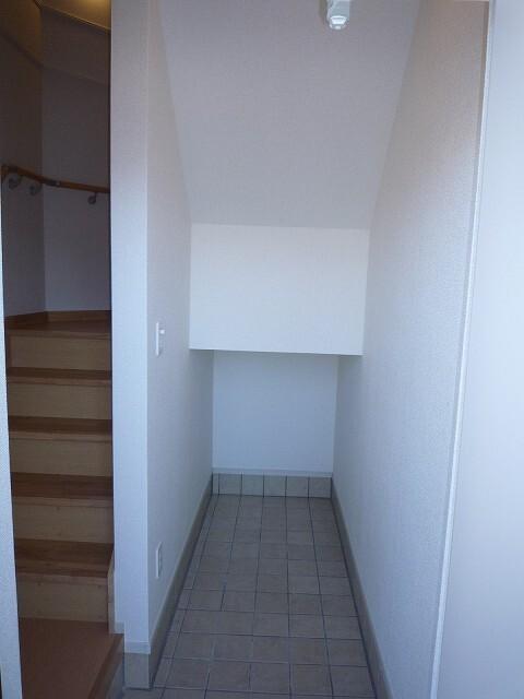 グランディア山の手（302） 玄関