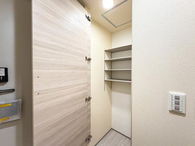 アメニティコート（105） 玄関