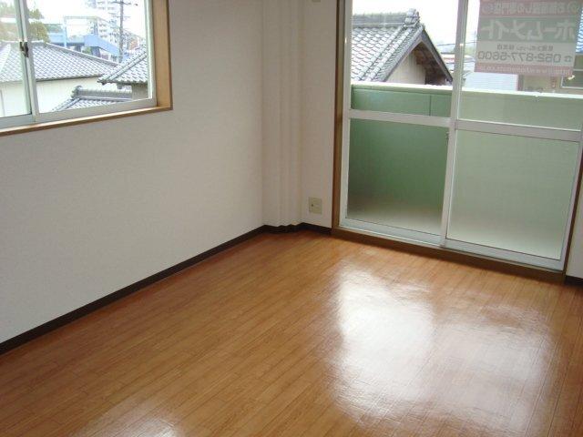 プレジールＢ 部屋画像