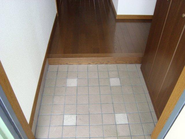 プレジールＢ 玄関