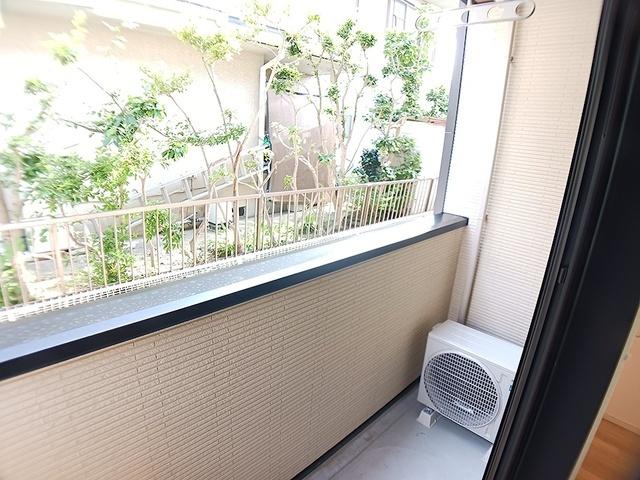 ジャルダン戸田谷（102） バルコニー