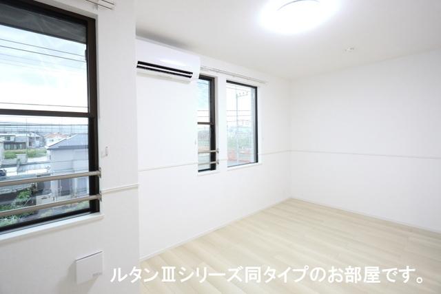 リバーサイド西山（302） 室内