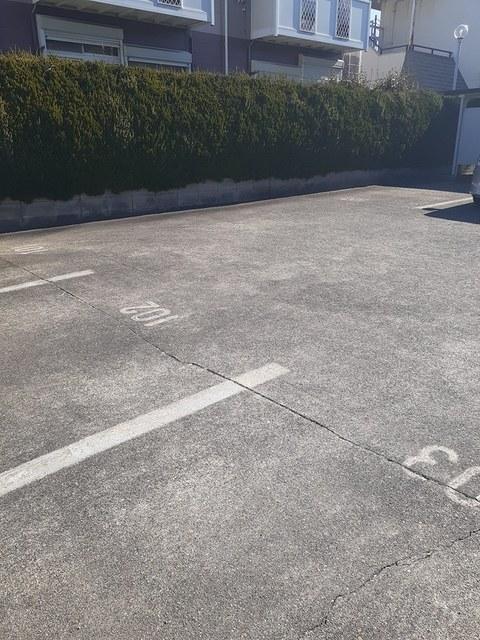 コーポいなよし（203） 駐車場