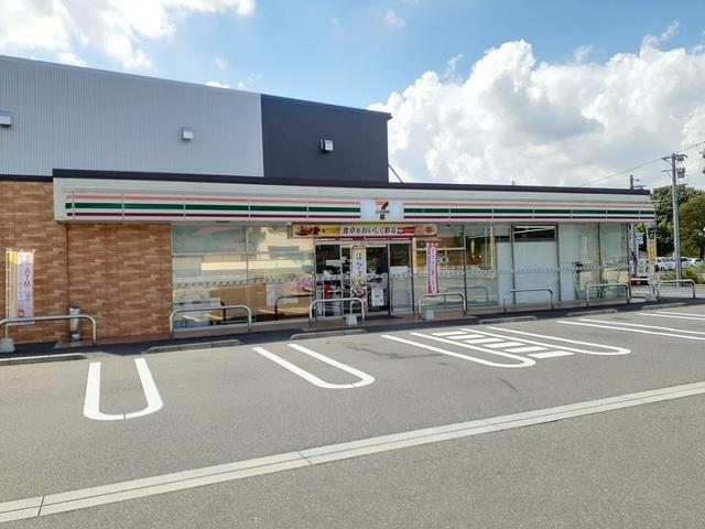 セブンイレブン：850m