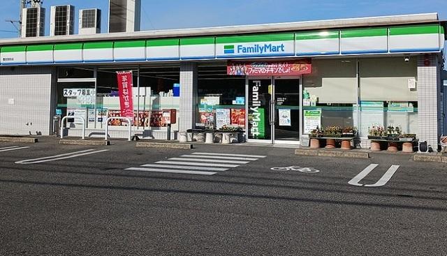 ファミリーマート：170m