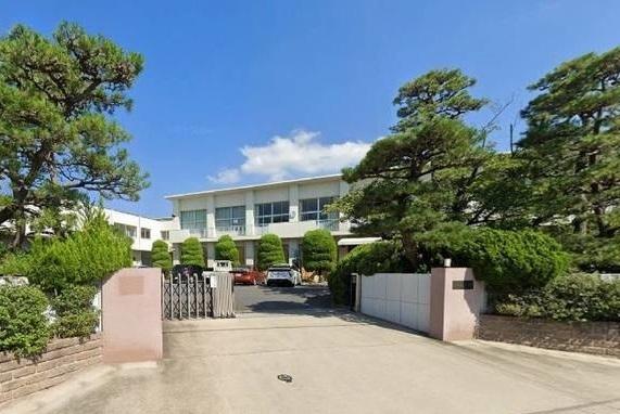 小垣江小学校：800m
