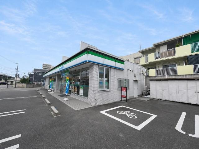 ファミリーマート名西稲生店：364m