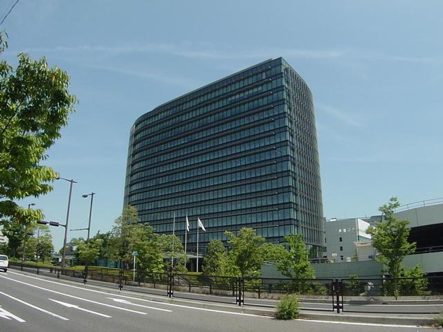 トヨタ自動車株式会社本社：240m