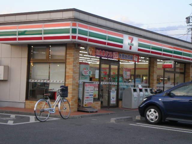 セブンイレブン：675m