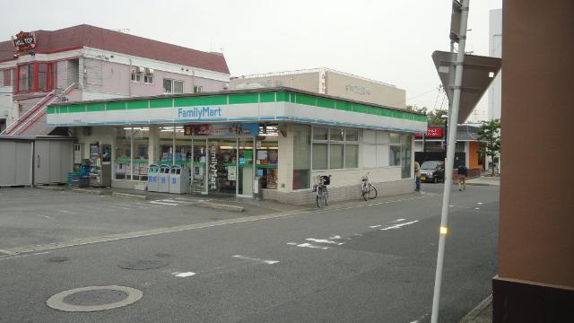 ファミリーマート赤池駅前店：993m