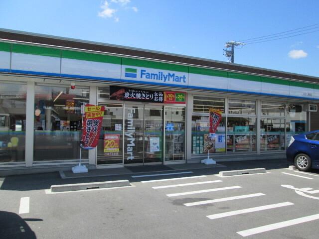 ファミリーマート：140m