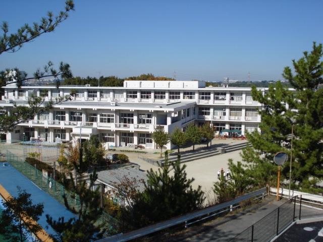 みよし市立天王小学校：440m