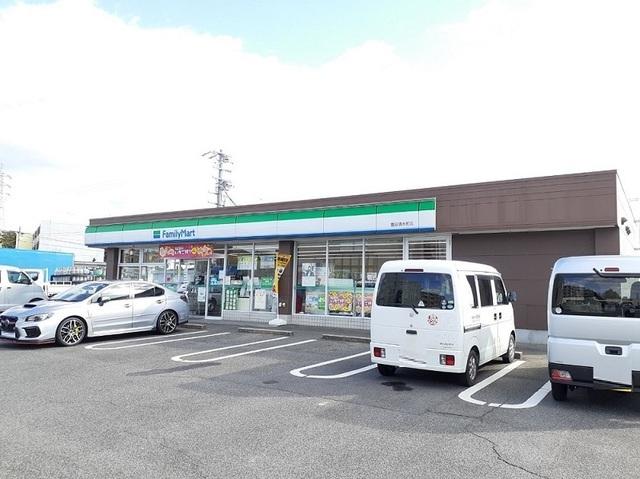 ファミリーマート：230m