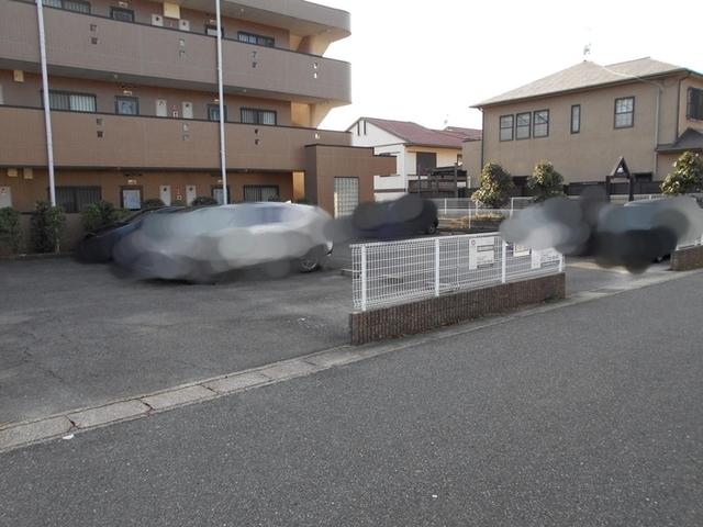 アッパーイースト（102） 駐車場