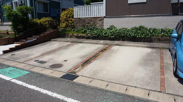 ロイヤルタウン　Ｂ棟（Ｗ） 駐車場