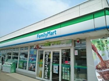 ファミリーマート下野仁良川店：700m