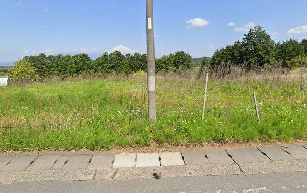 南東側県道から撮影
