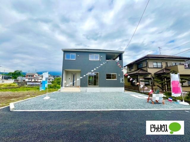 広々とした駐車スペースを確保しております♪
