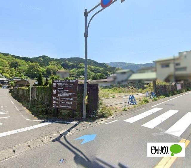 西側道路から