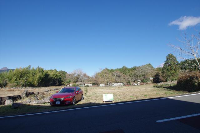 地目が畑（現況は更地）の農地です