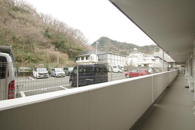 機械式ではなく全台平置き駐車場で順番待ちがないのはいいですね！