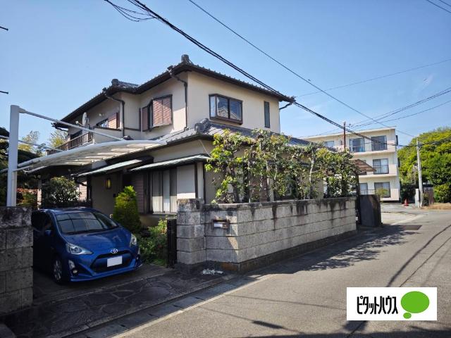 約77坪の広々敷地に建つ日本邸宅です