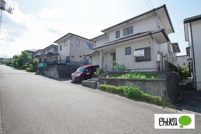 前面道路が6ｍと広く車両の取り回しがラクラクです