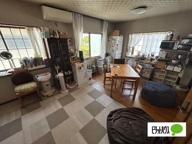 沼津市東椎路　中古戸建 リビング