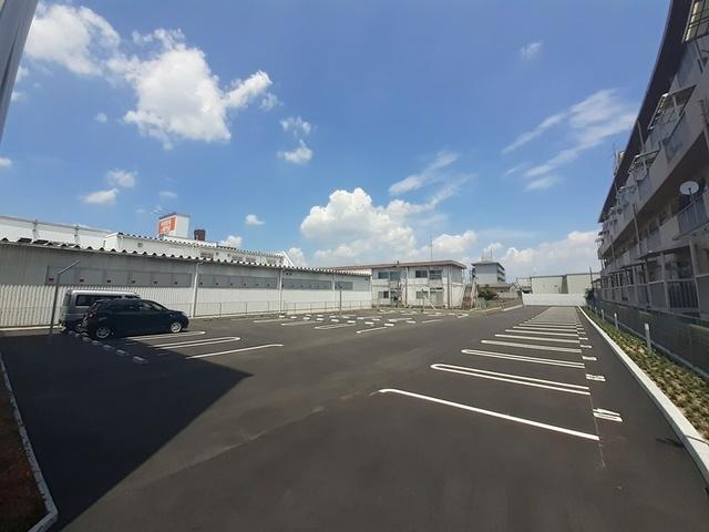 エバーハイム畝傍（207） 駐車場