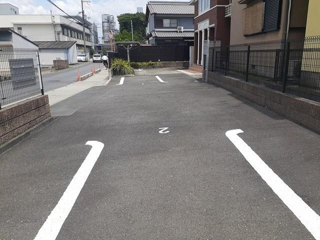 ガーデンヒルズ（202） 駐車場