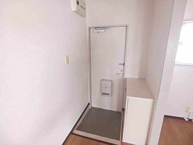 ファミールハイツ（203） 玄関
