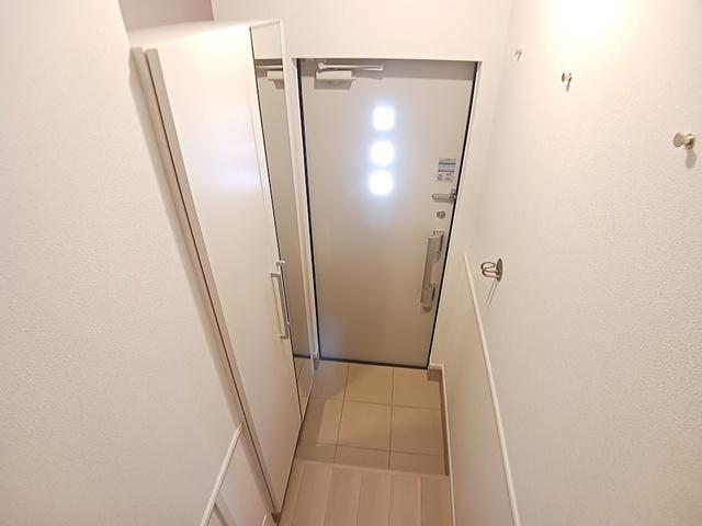 サンシャイン中曽司（205） 玄関