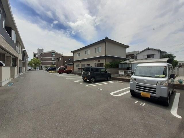 プランドール（202） 駐車場