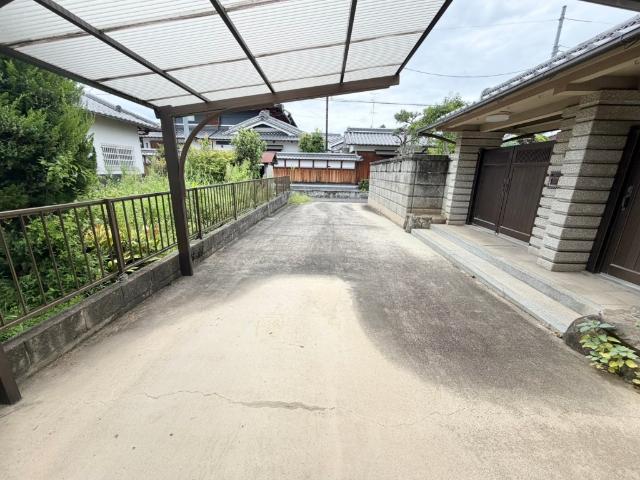 三宅町伴堂　中古戸建 駐車場