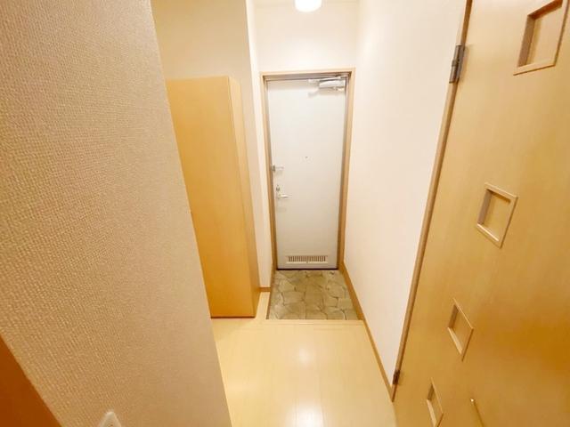 アヴェニール志津　A（105） 玄関