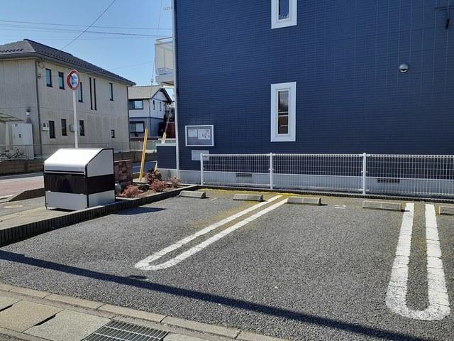 エクセレンテ・Ｆ　四番館（102） 駐車場