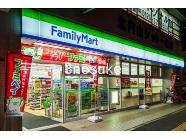 ファミリーマート札幌北5条店：204m