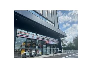 セブンイレブン札幌平岸3条店：237m