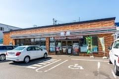 セブンイレブン札幌八軒8条店：329m