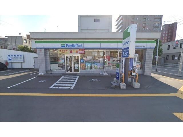 ファミリーマート札幌北32条西4丁目店：115m