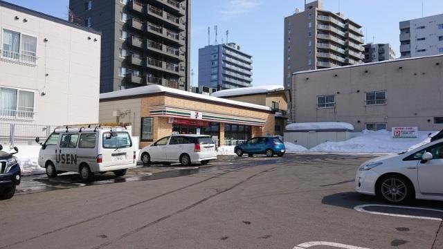 セブンイレブン札幌月寒中央通4丁目店：348m