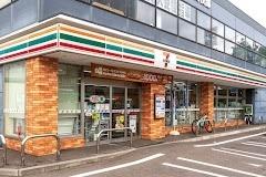 セブンイレブン札幌南高校前店：373m