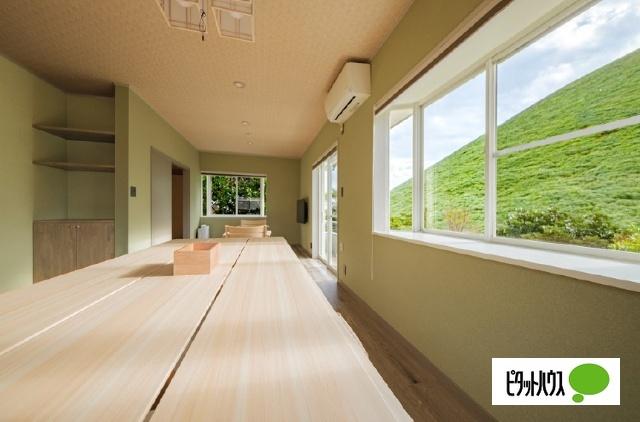 伊東市富戸中古戸建 リビング