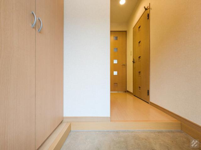 ノーベルパーク　15・16・17（16-105） 玄関