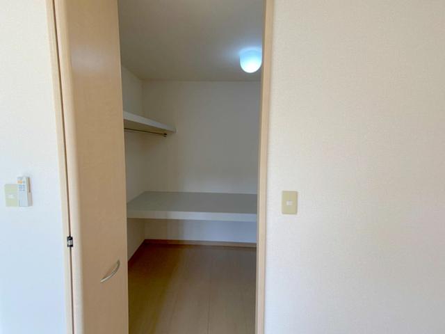 ロイヤルパレス　Ｃ・Ｄ（C101） 部屋画像
